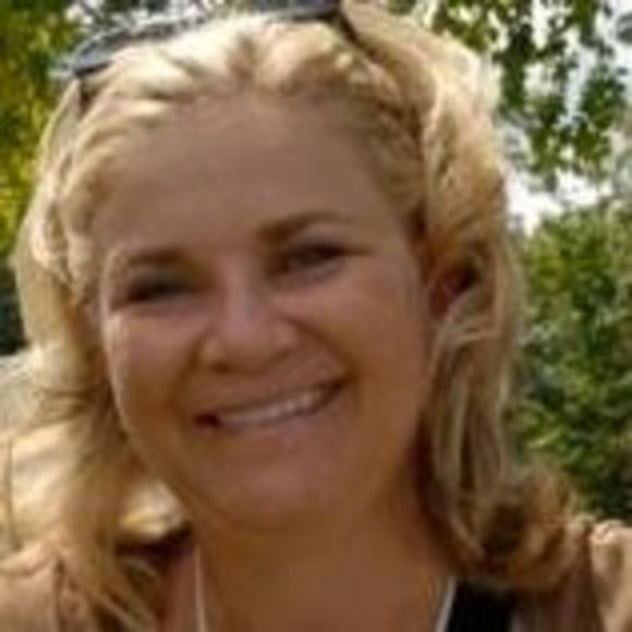 Meet your Posher, Cynthia - Picture 1 of 1